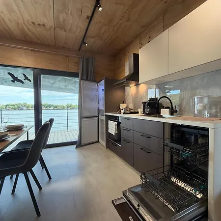 Brand New, Wifi, Ac, Sundeck, Wide View, Bbq 펜션 *