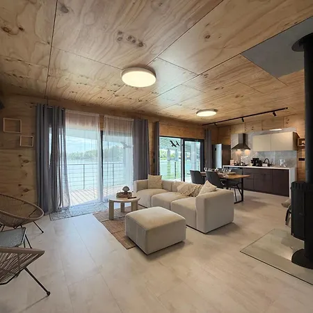 펜션 Brand New, Wifi, Ac, Sundeck, Wide View, Bbq 브라티슬라바