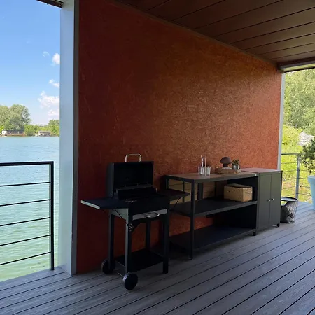 Brand New, Wifi, Ac, Sundeck, Wide View, Bbq 펜션 브라티슬라바