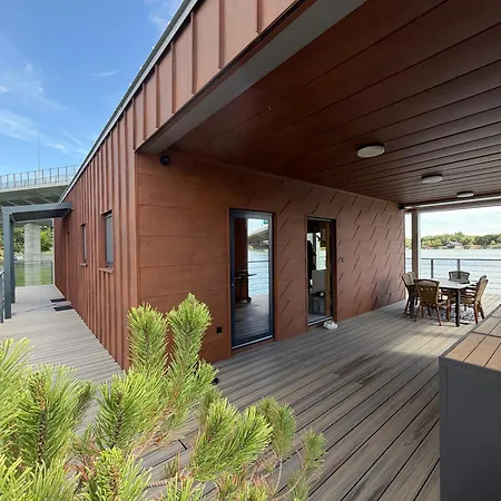 Brand New, Wifi, Ac, Sundeck, Wide View, Bbq 펜션
