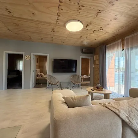 Brand New, Wifi, Ac, Sundeck, Wide View, Bbq * 브라티슬라바